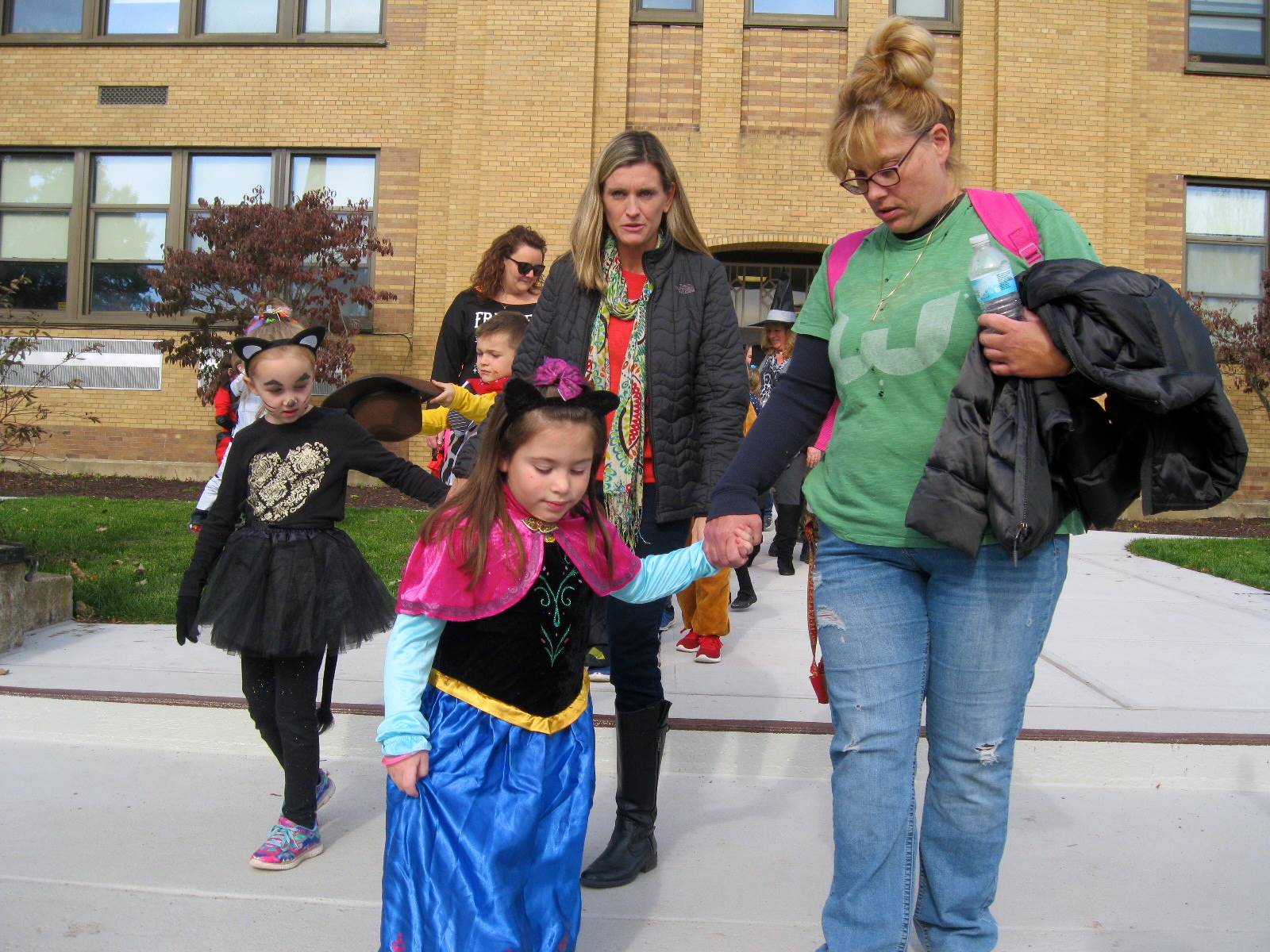 Students begin the fall parade at Guilford elementary school.