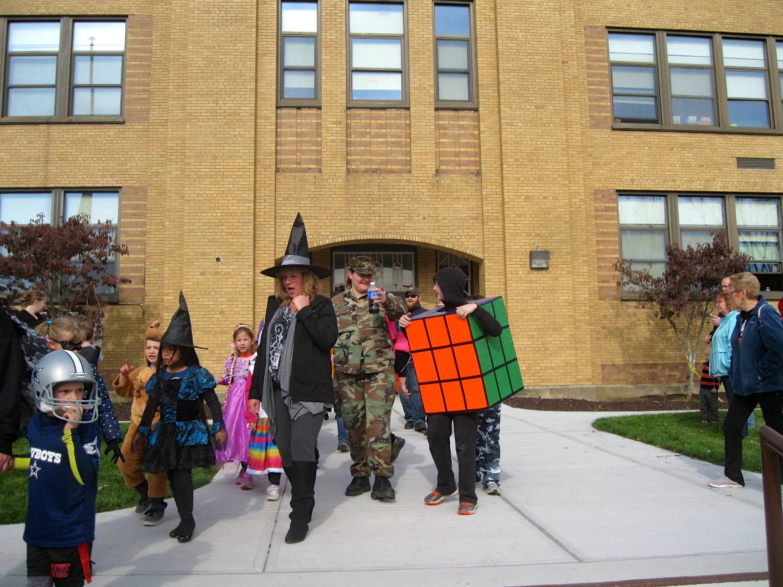 Students begin the fall parade at Guilford elementary school.