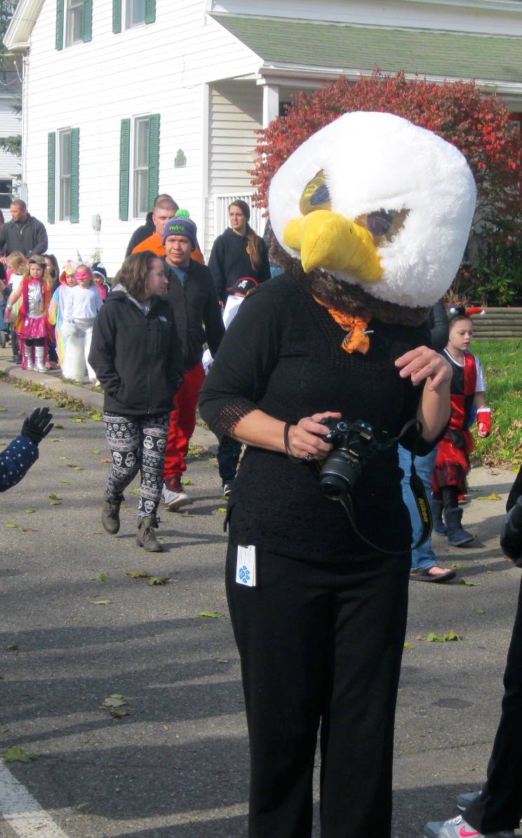 An EAGLE has landed at the Guilford fall parade!