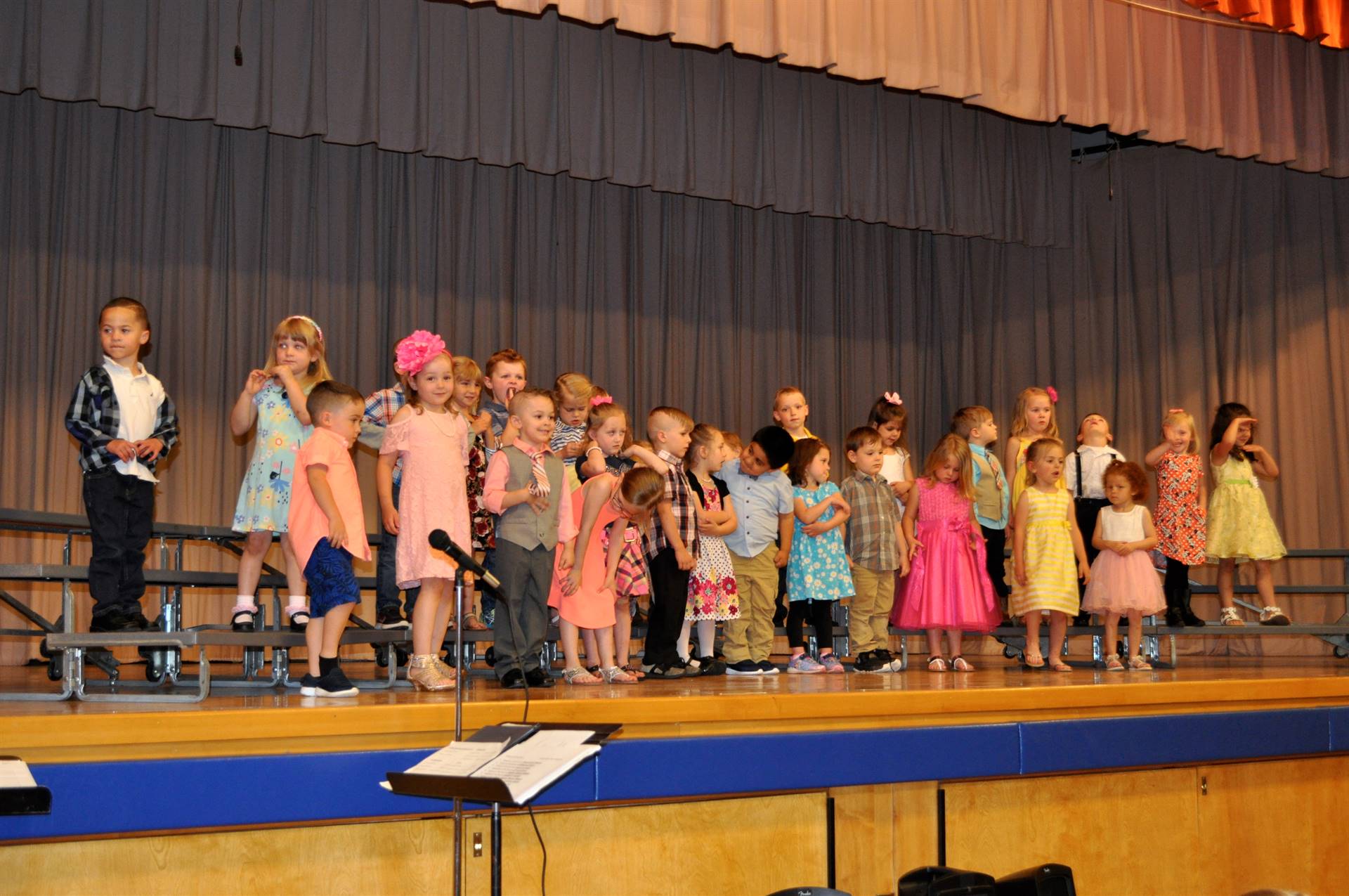 2018 Spring concert : pre k students sing a song