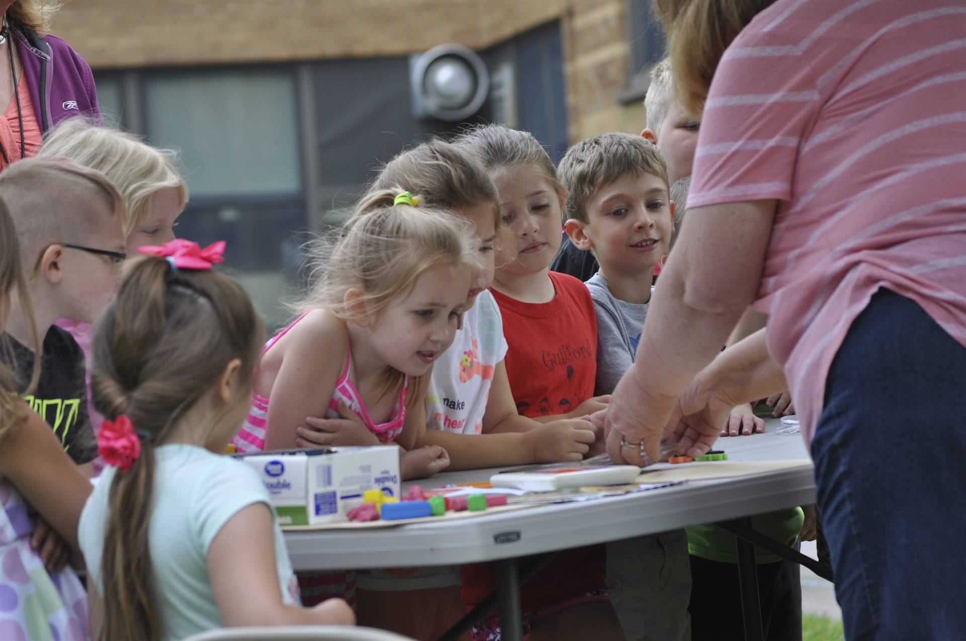 Students at the bug station find ways to make bugs!