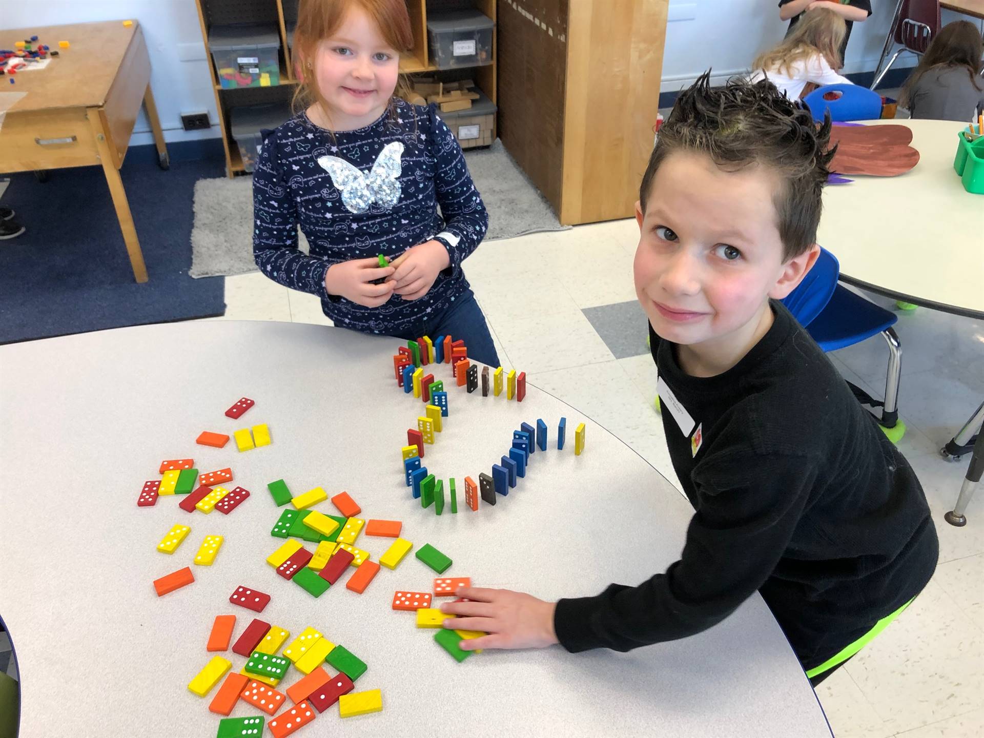 2 students build with 100 blocks.