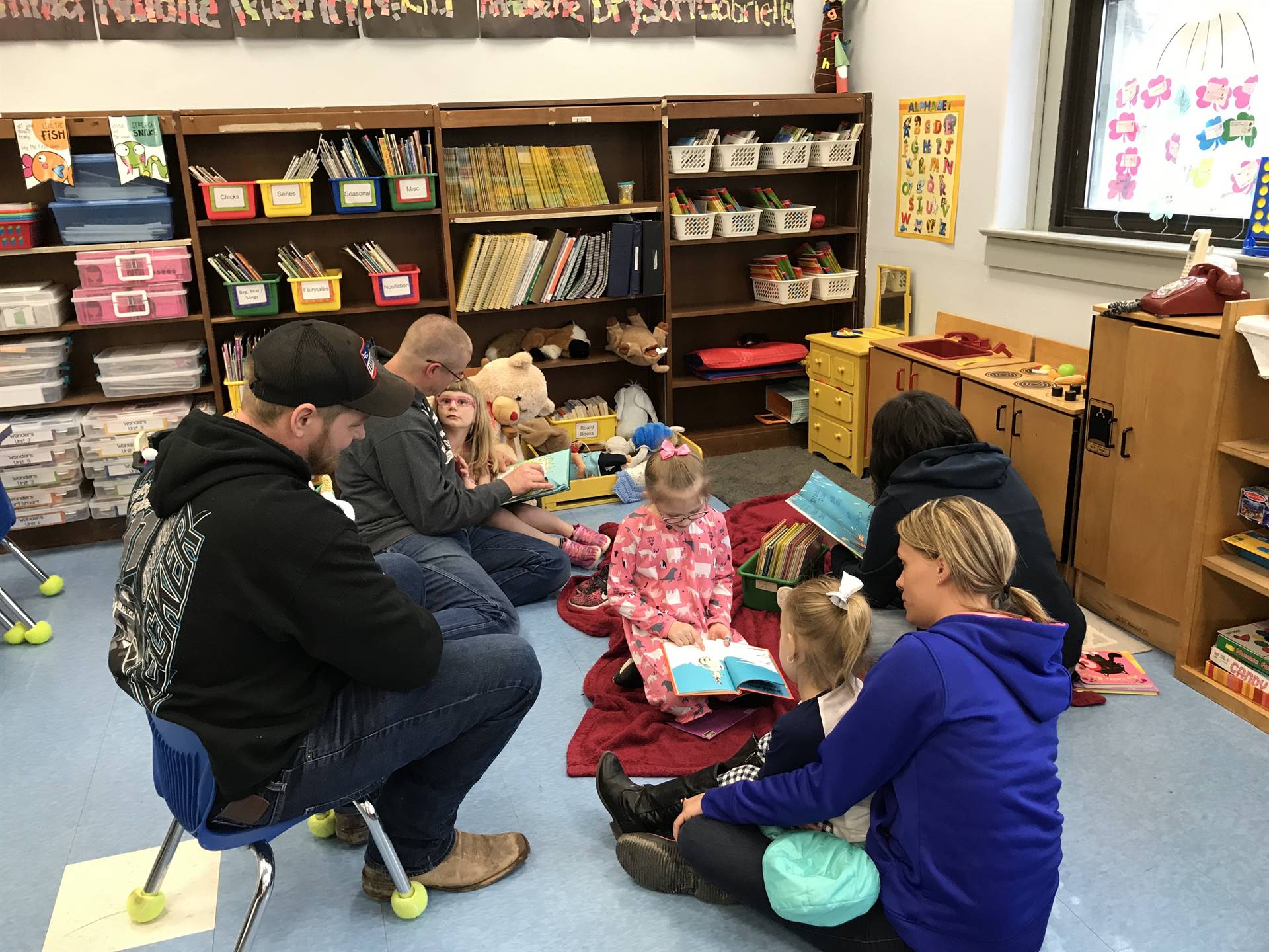 Read Across America. Parents and students read together.