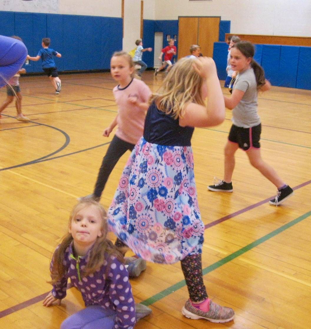 students play Monster mud tag