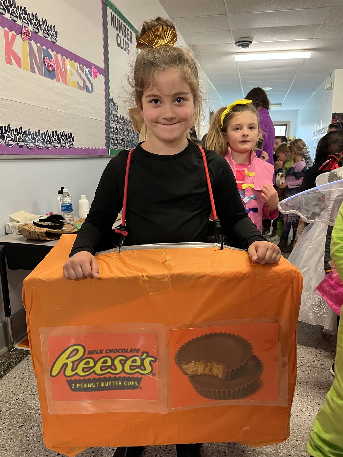child dressed as a reese's peanut butter cup