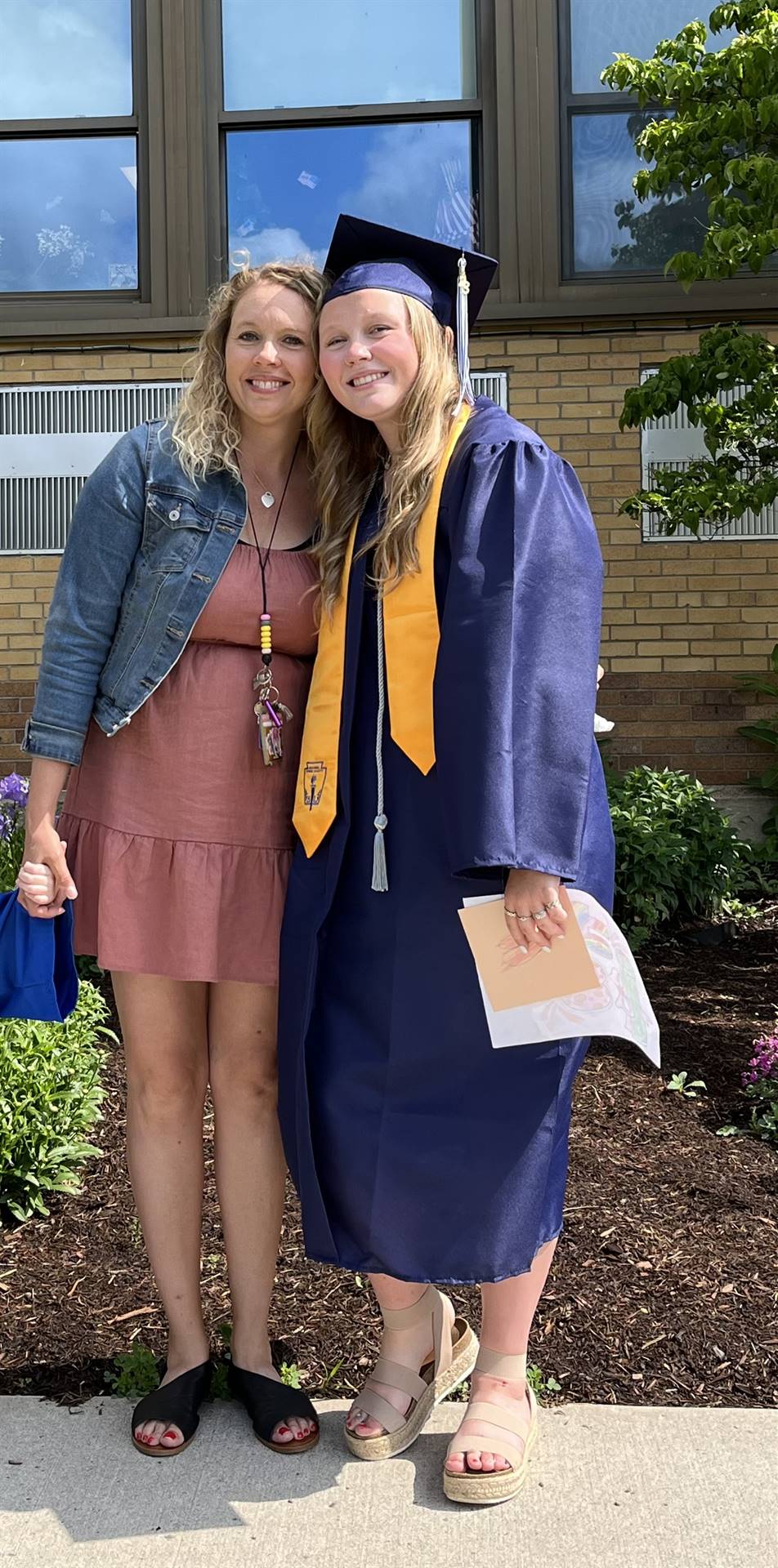 A 2023 Graduate with her mom