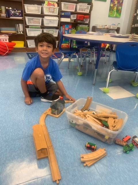 1 student building with blocks