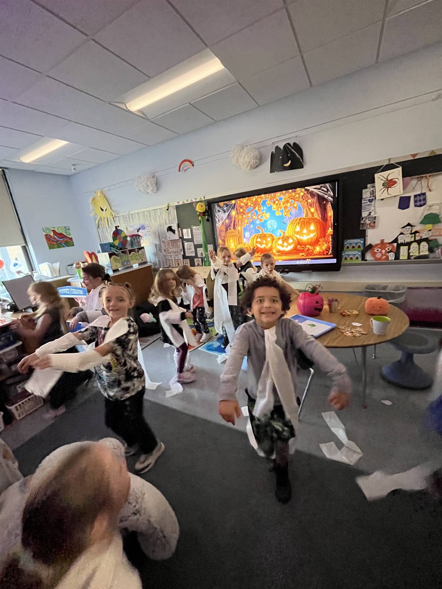 kids in toilet paper invading a room!